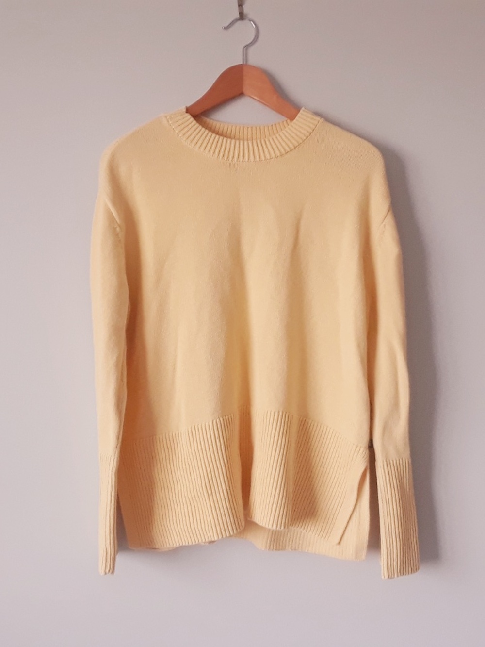 *LAST CHANCE* GAP 100% Cotton Soft Butter Yellow Knit  Crewneck Sweater M